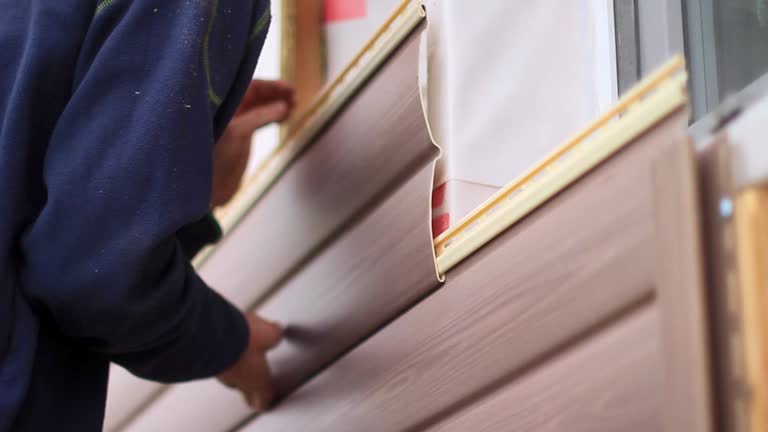 Siding Removal and Disposal in Greenwood, MS